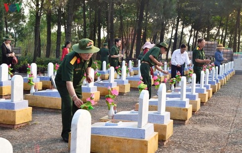 Tribute paid to fallen soldiers at former battlefields in Quang Tri